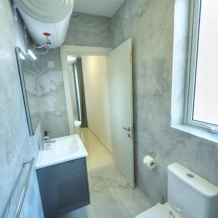 아파트 Charming, Modern Glub1-2 *