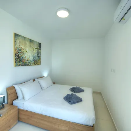 Charming, Modern Glub1-2