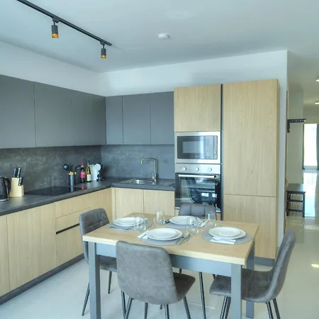 Charming, Modern Glub1-2 * Gzira