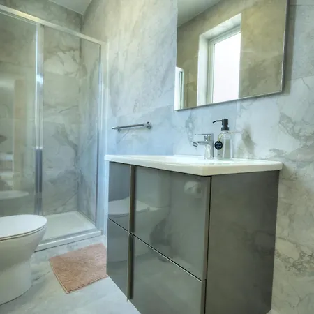 Charming, Modern Glub1-2 Gzira