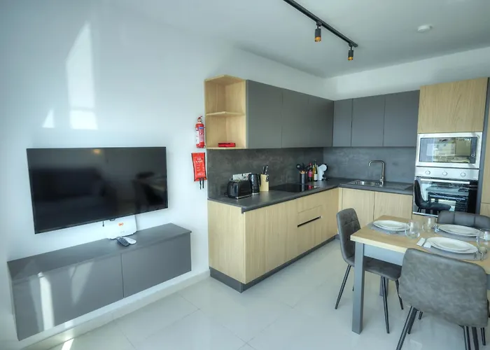 Charming, Modern Glub1-2 Gzira