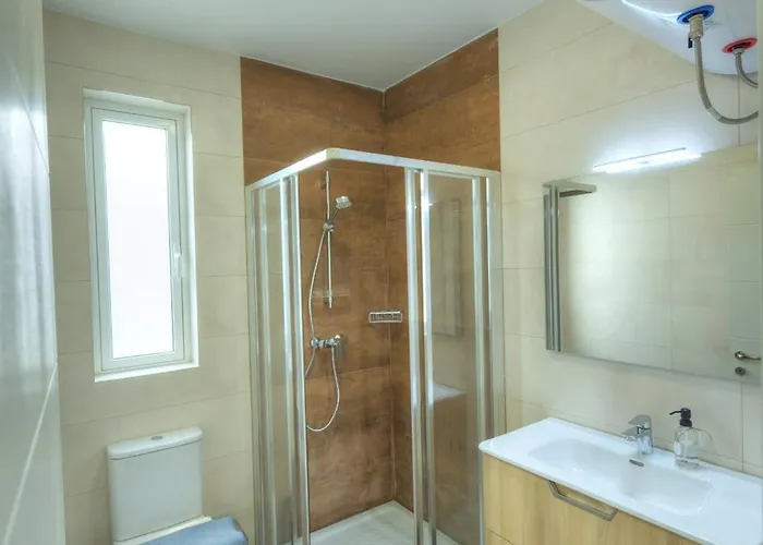 Charming, Modern Glub1-2