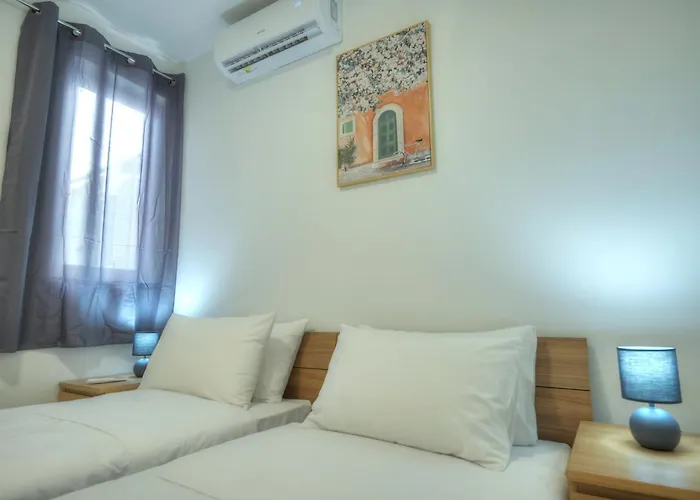 Charming, Modern Glub1-2