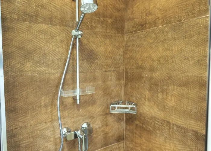 Charming, Modern Glub1-2